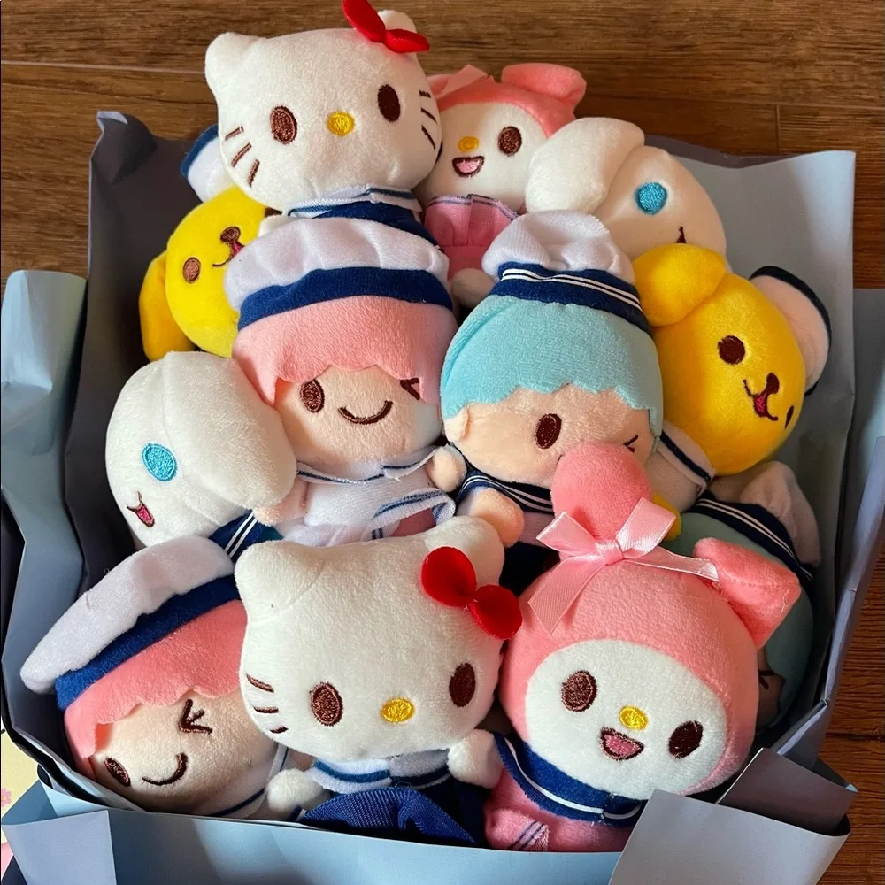 SANRIO-Imported (NWOT) Large Character Plush Bouquet with Greeting Card - Picture 5 of 15